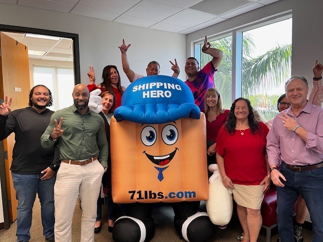 71lbs team with mascot